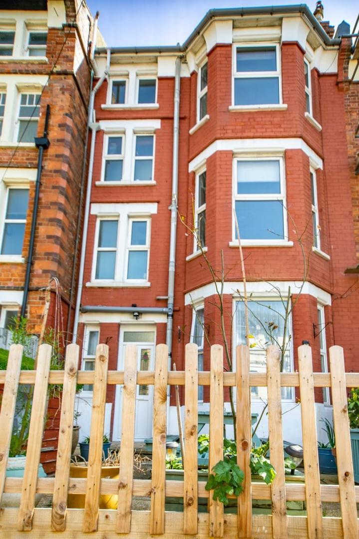 Welcome To Nelson'S Quarters Hastings Bagian luar foto