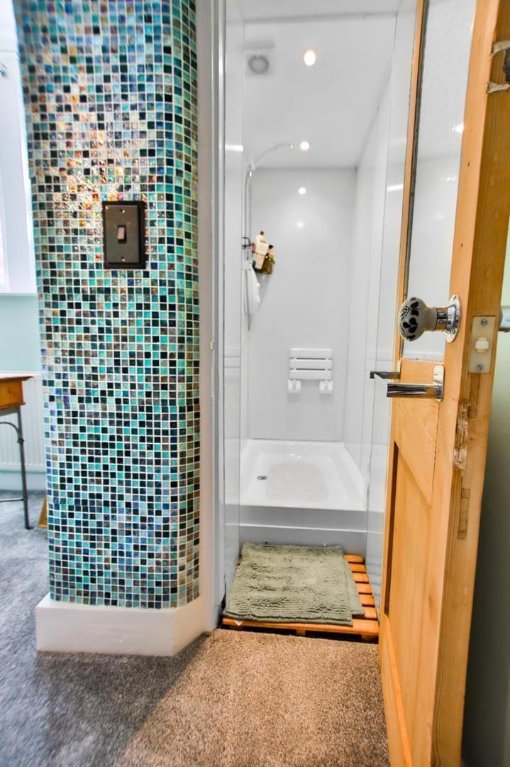 Welcome To Nelson'S Quarters Hastings Bagian luar foto